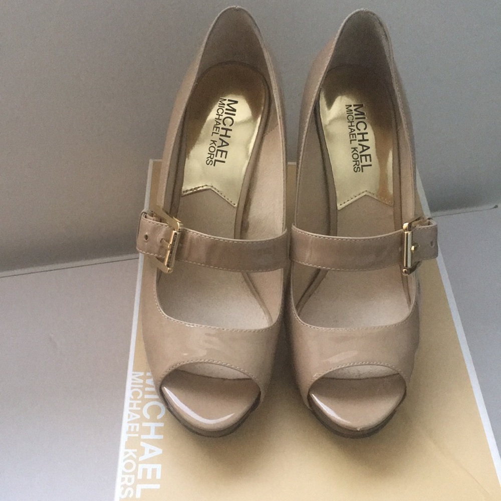 Michael Kors Mary Jane pumps!!